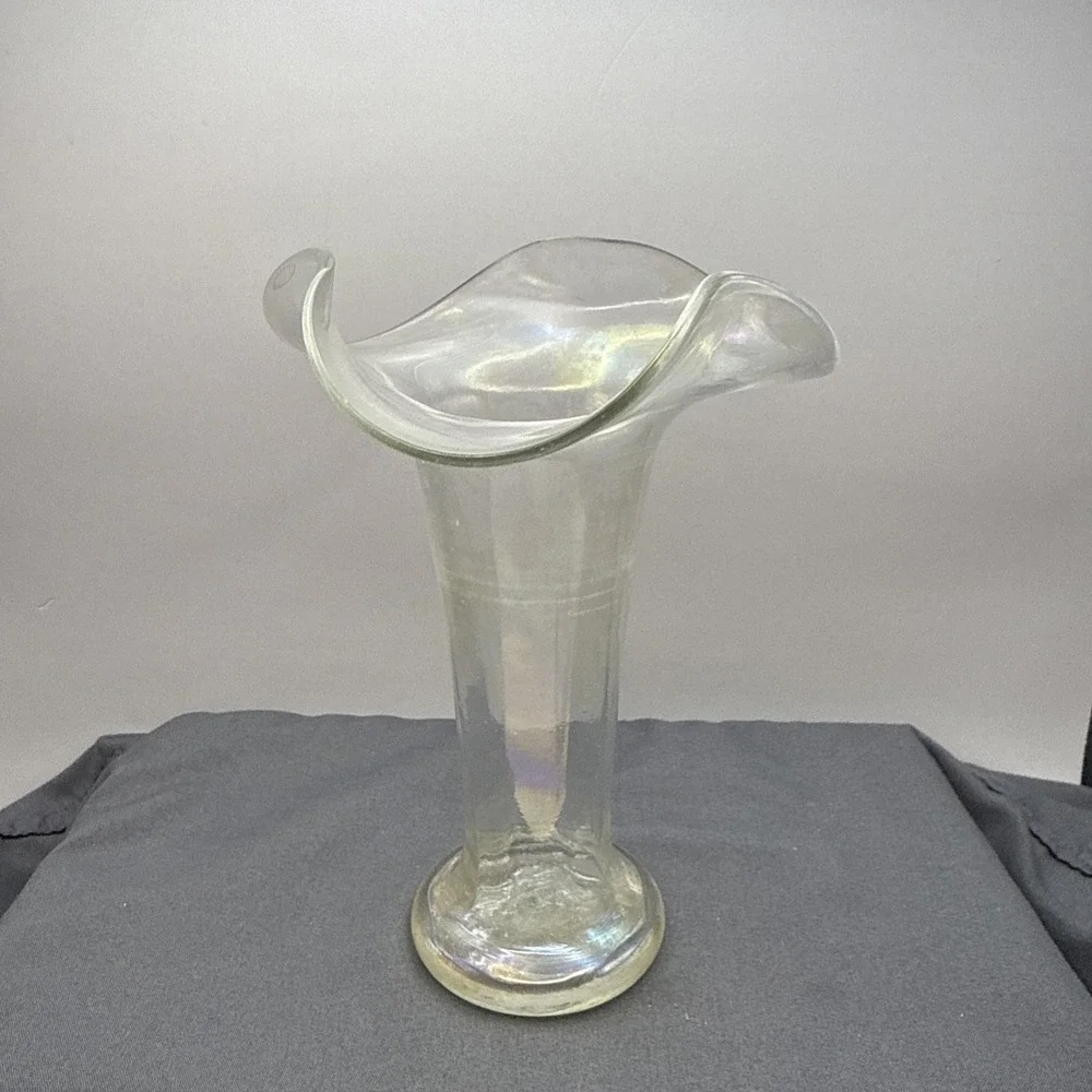 iridescent vase Clear Hand Blown Glass Hand Thrown. Pre Owned 6